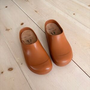 Gardenheir Italian Garden Clogs in Caramel 40/9